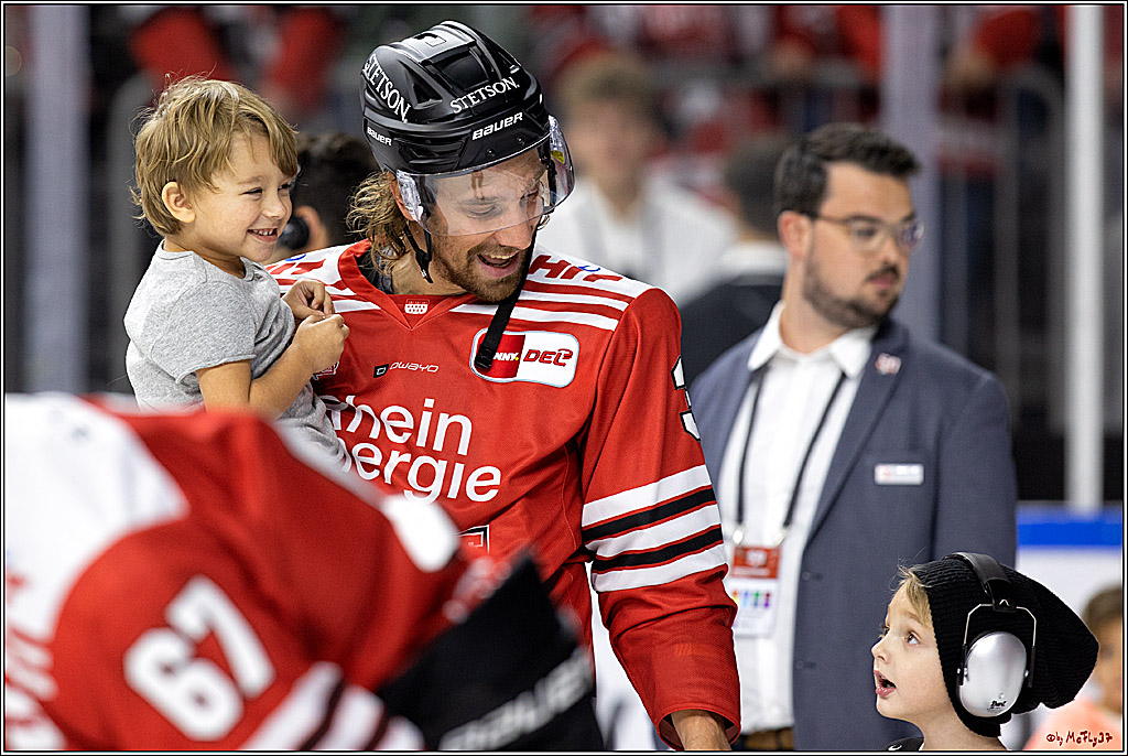 PENNY DEL;  Kölner Haie - Straubing Tigers; Köln, 09.10.2022
